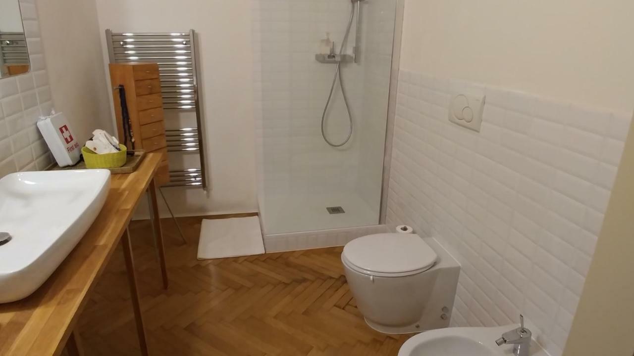 0.3 Stanze Bed & Breakfast Trieste Bagian luar foto