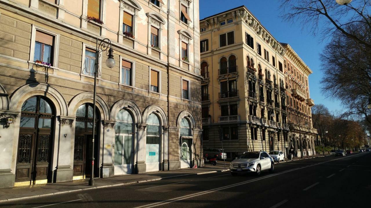 0.3 Stanze Bed & Breakfast Trieste Bagian luar foto