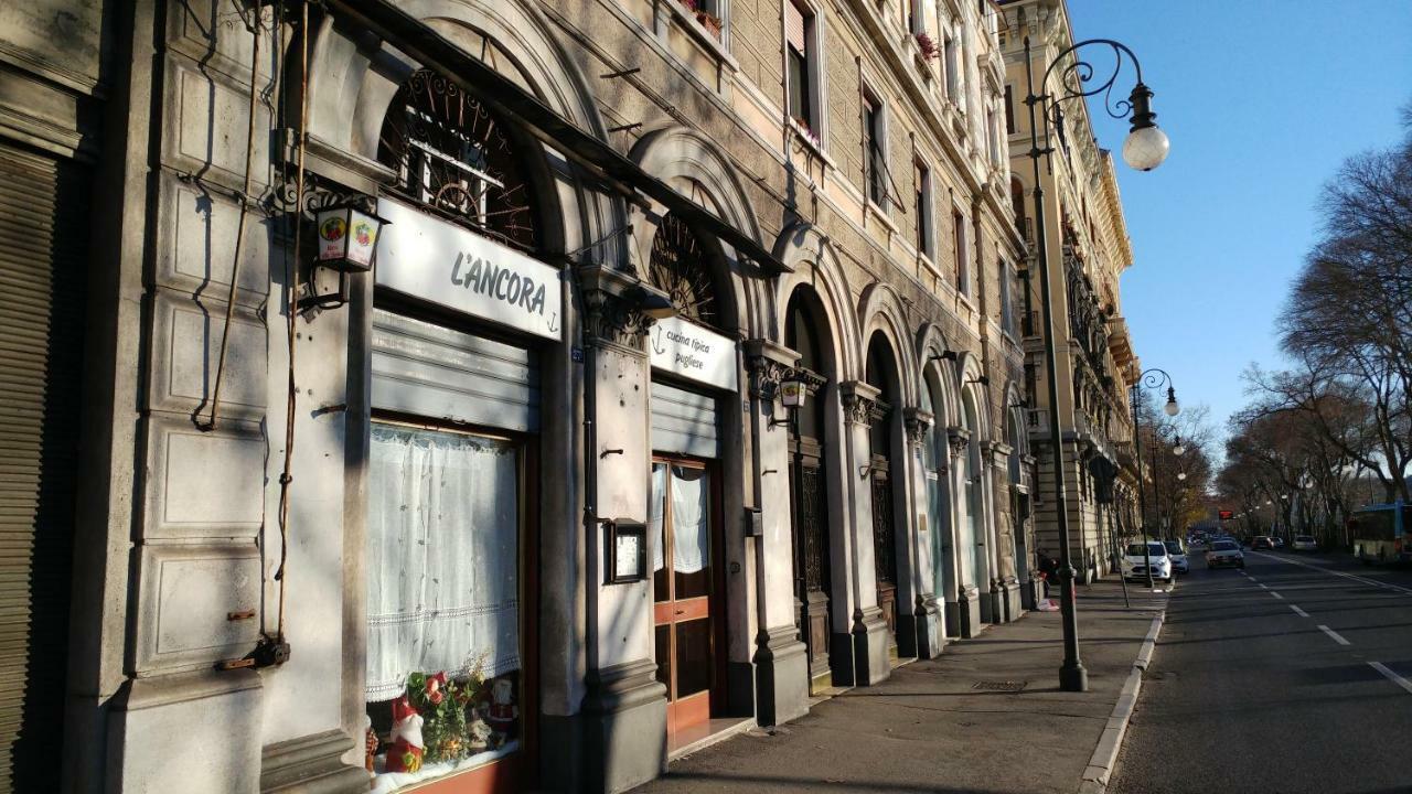 0.3 Stanze Bed & Breakfast Trieste Bagian luar foto